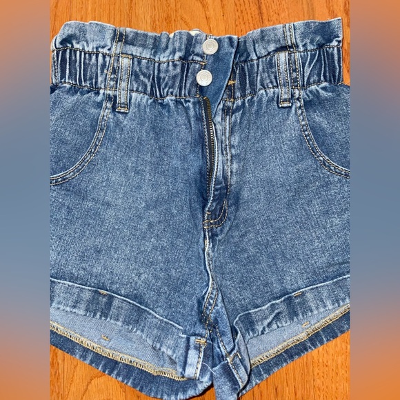 PacSun Paperbag Shorts - Picture 2 of 5